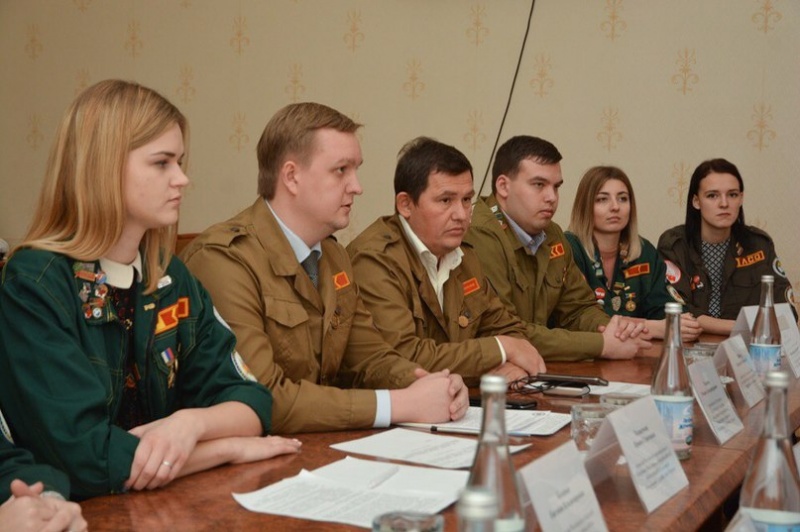 Глава города Ростова-на-Дону вступил в студенческие отряды